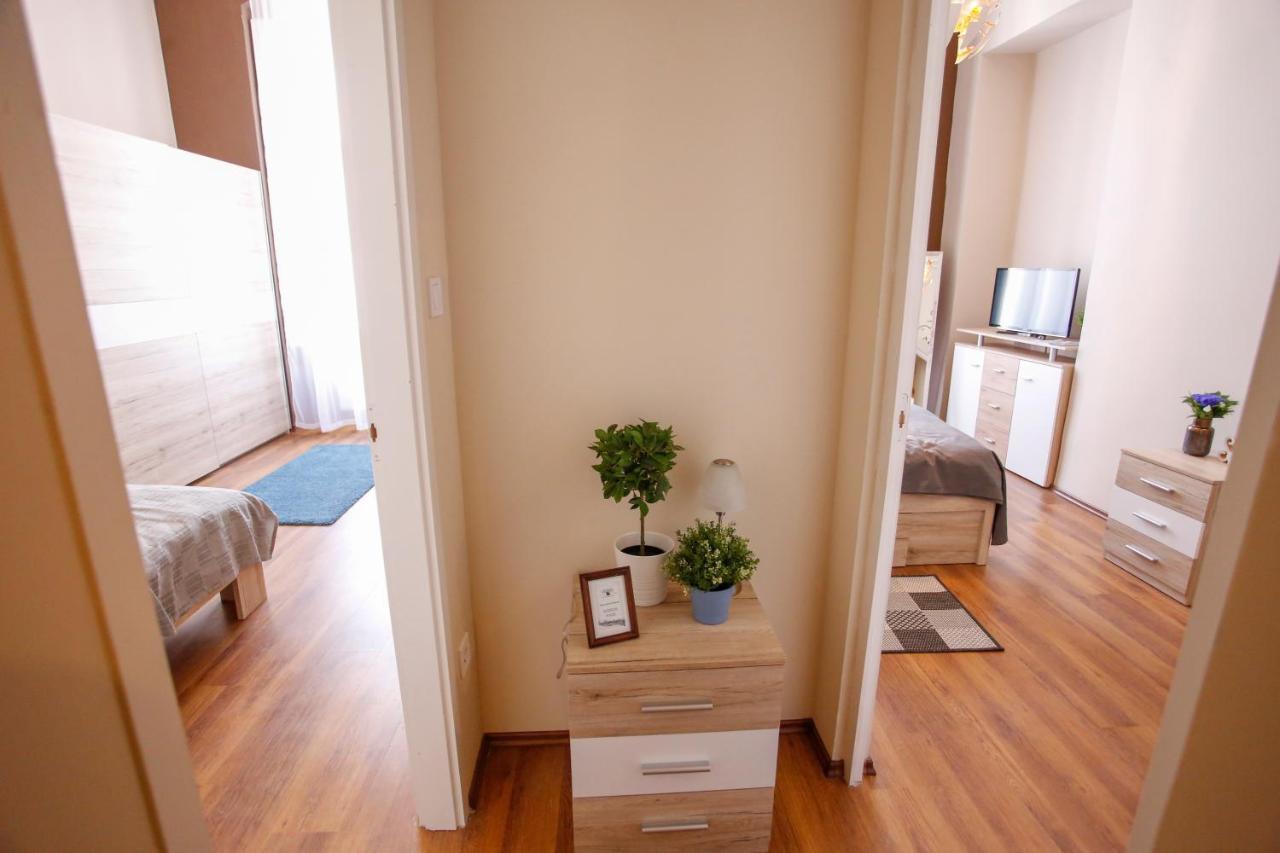 Urania Apartmanhaz Eger Zewnętrze zdjęcie