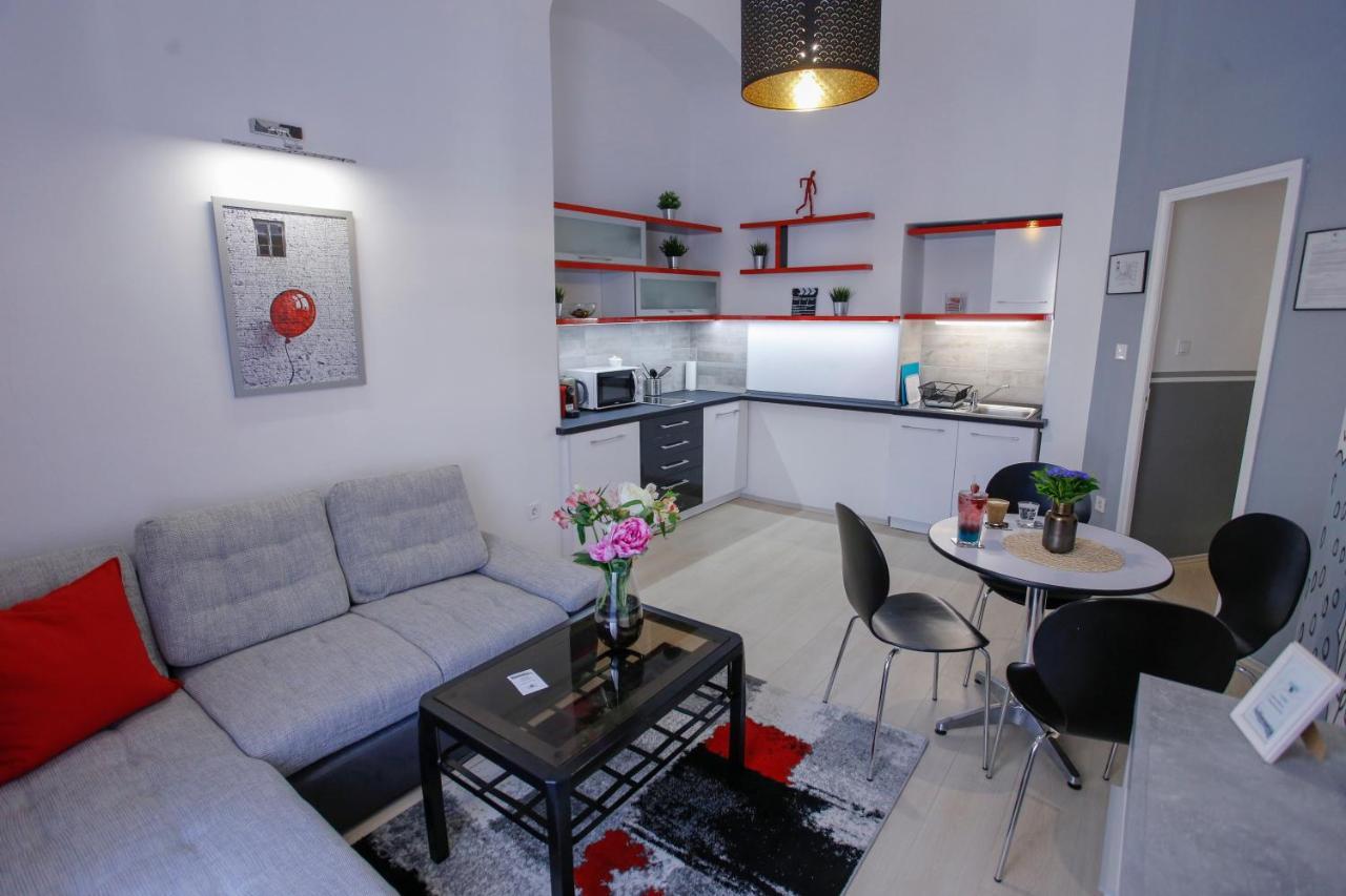 Urania Apartmanhaz Eger Zewnętrze zdjęcie