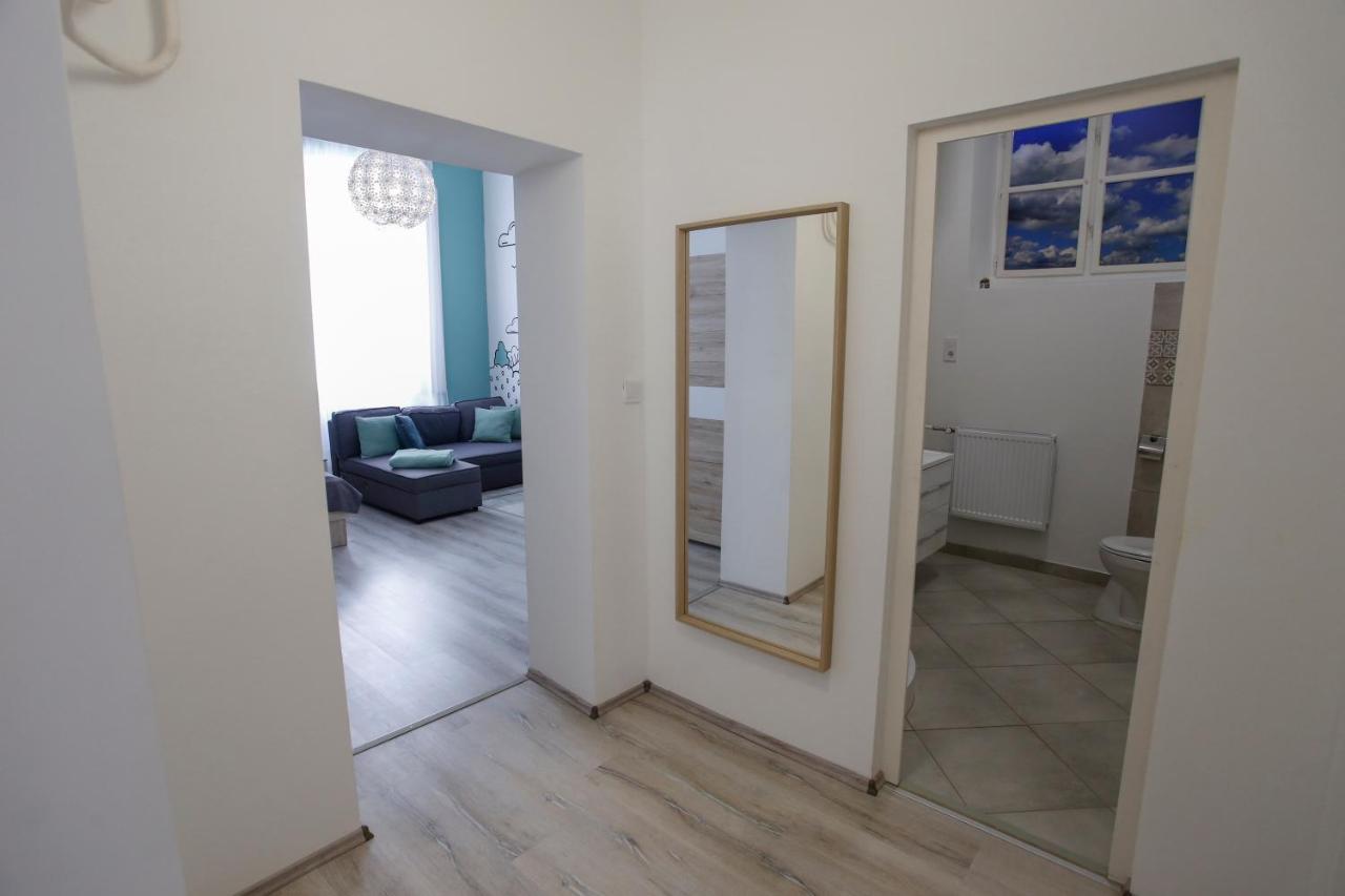 Urania Apartmanhaz Eger Zewnętrze zdjęcie